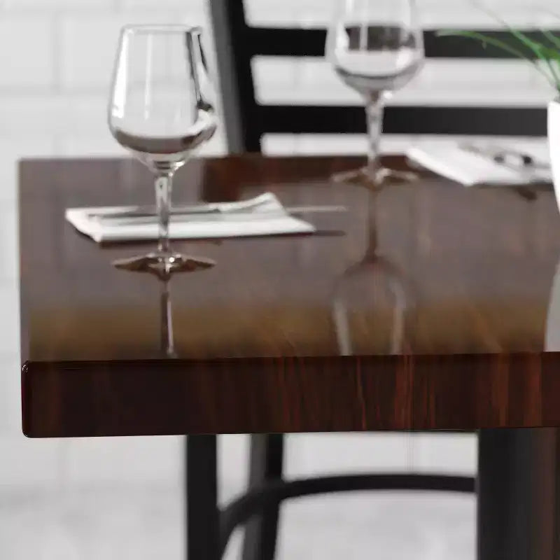 Dessus de table carré en résine très brillante de 36 po avec rebord tombant de 2 po d'épaisseur